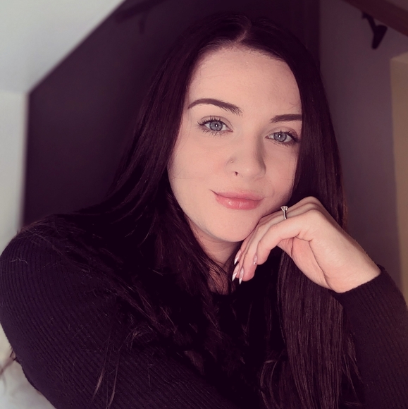 Meet your Posher, Rebecca - Picture 1 of 1